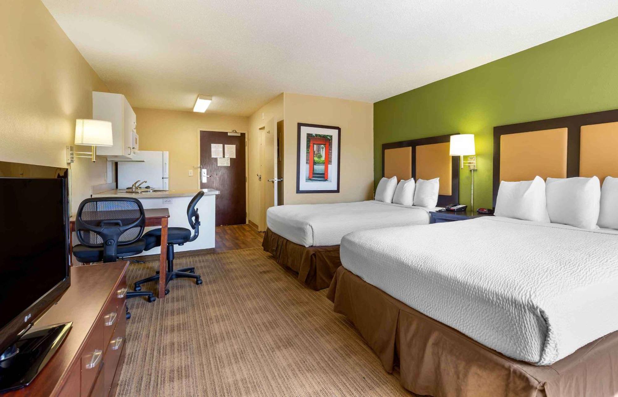 Hotel Extended America - - W Broad Street - Glenside - North Dumbarton