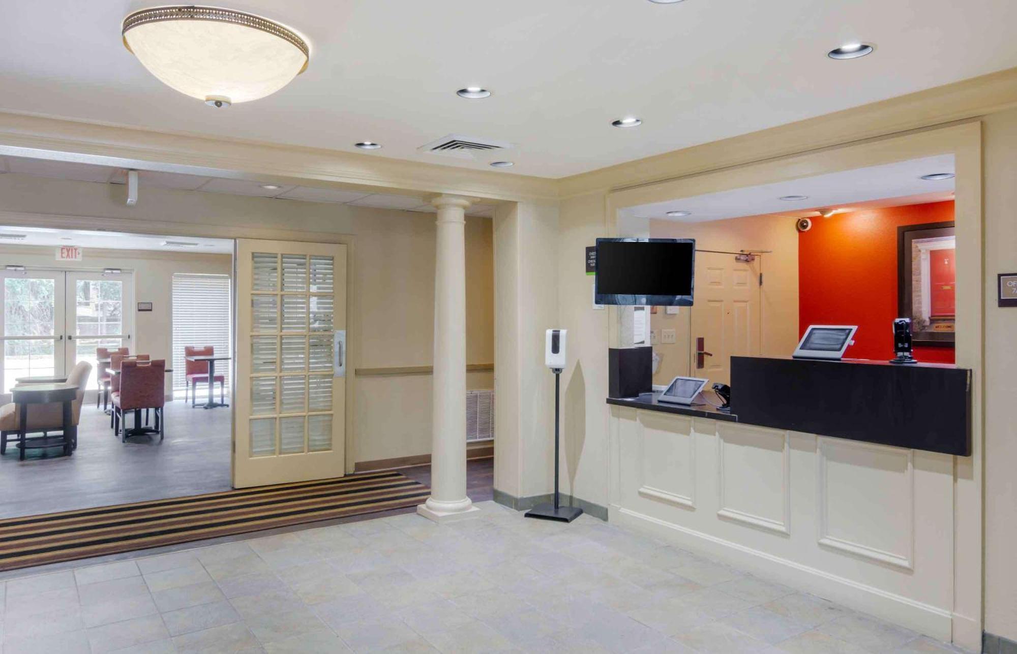 Hotel Extended America - - W Broad Street - Glenside - North Dumbarton