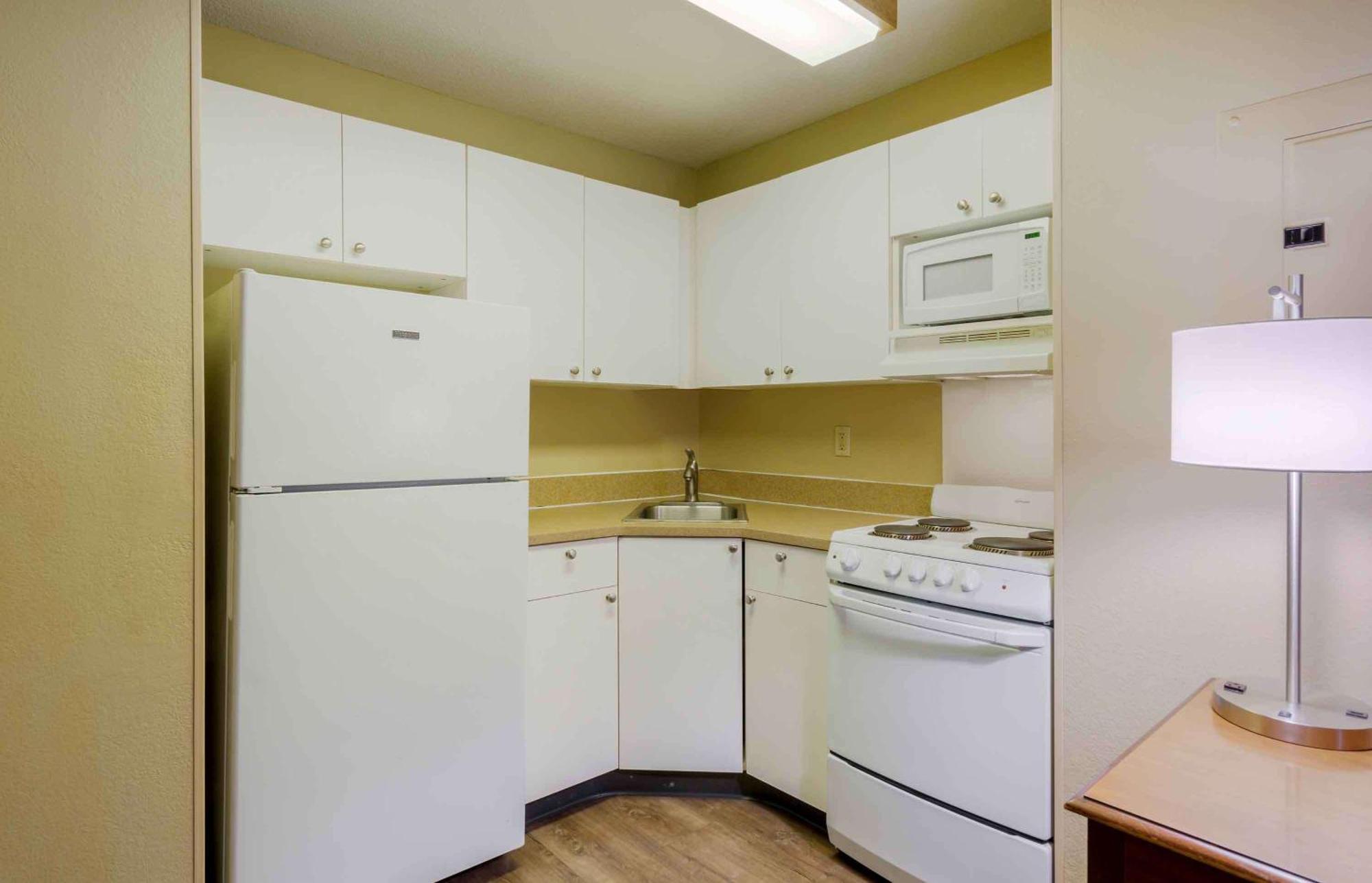 Extended America - - W Broad Street - Glenside - North Dumbarton