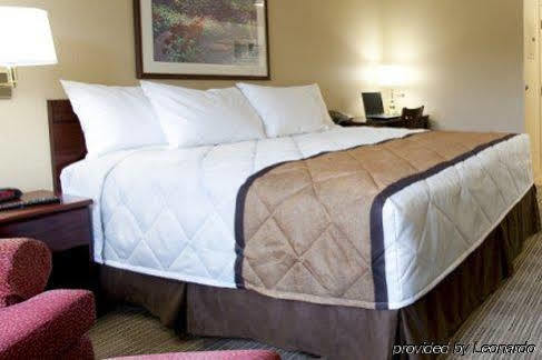 Hotel Extended America - - W Broad Street - Glenside - North Dumbarton
