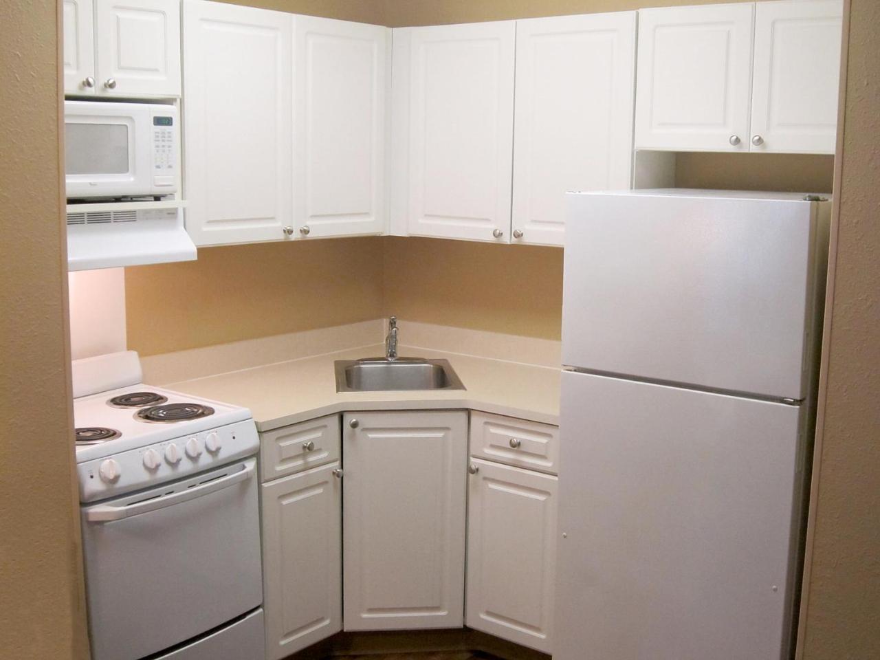 Extended America - - W Broad Street - Glenside - North Dumbarton